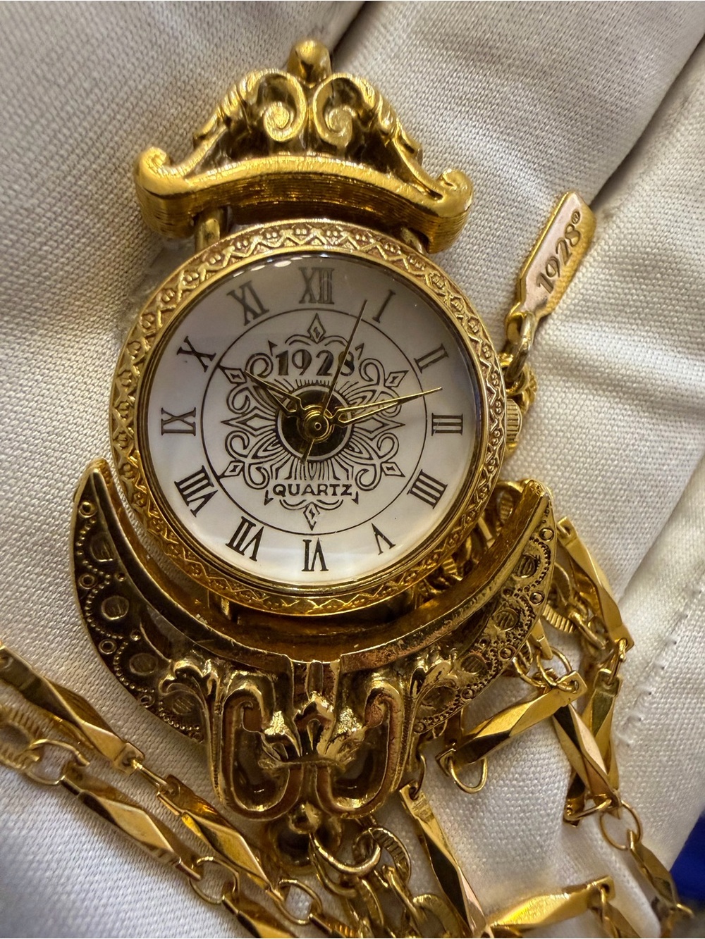 Vintage 1928 Jewelry Co Gold-Tone Swivel Pendant Watch Necklace 32’ Ladies - Picture 3 of 15